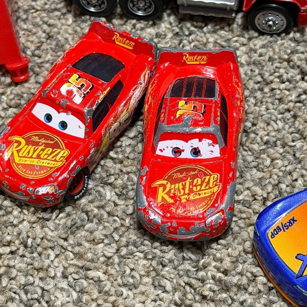 Disney Pixar Cars Diecast Lot Lightning McQueen Mack Fillmore XRS Rust-eze